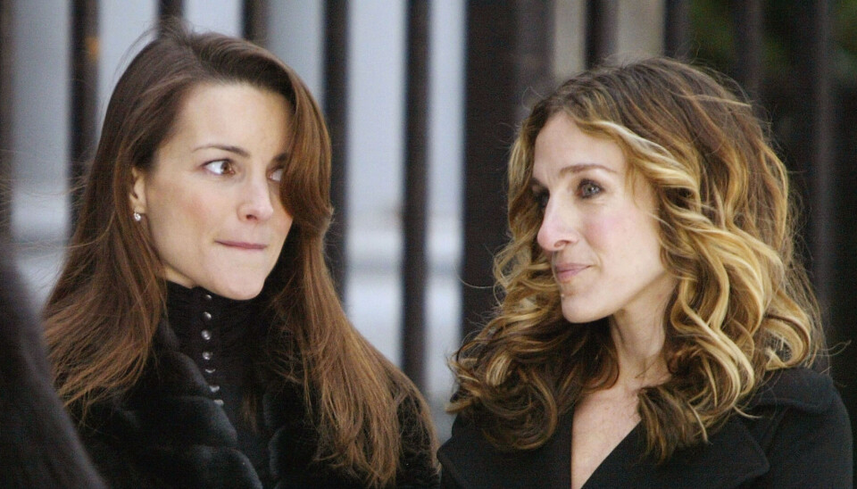 NEW YORK - DECEMBER 1: Actress Kristin Davis and Sarah Jessica Parker films a scene for the hit HBO series 'Sex and the City' outside St. Marks Church in the East Village December 1, 2003 in New York City.