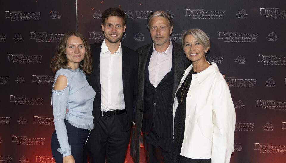 Mads Mikkelsen med børnene Viola og Carl samt hustru Hanne Jacobsen