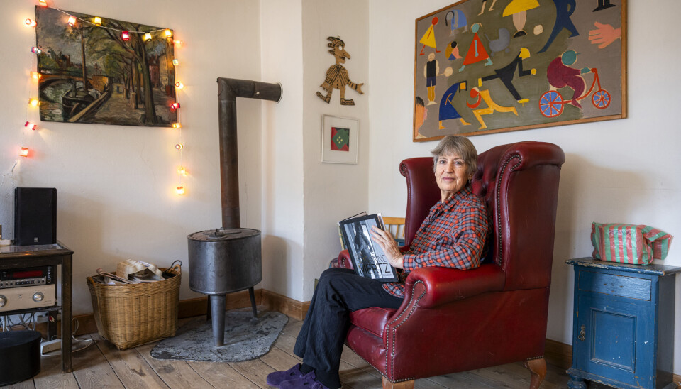 I sit hjem på Christianshavn har Susanne sin elskede far, billedkunstneren Albert Mertz', værker hængende.