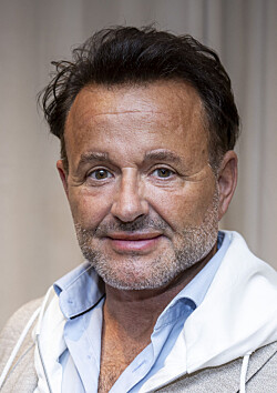 Dennis Knudsen jubler: Nu sker det