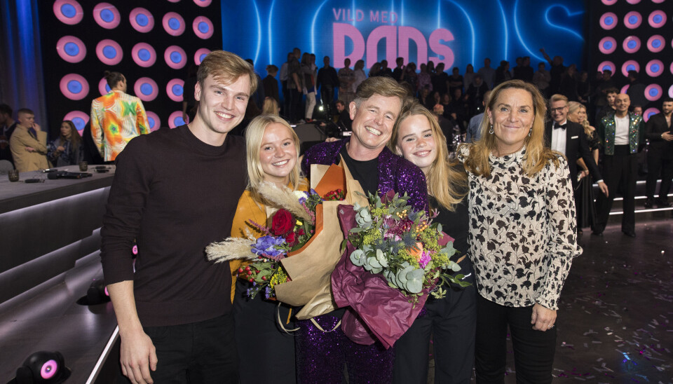 Caspar og hustruen, Marianne, med deres tre børn Silas, 27, Rebekka, 22, og Clara, 25, da Caspar i 2022 vandt ”Vild med dans”.