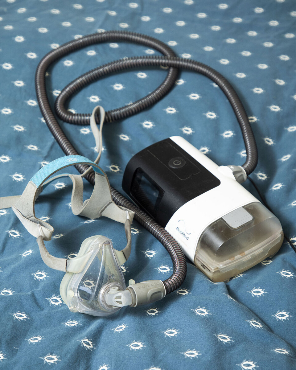 Linda fandt endelig en løsning på sin snorken: 'Jeg havde det frygteligt til sidst' CPAP-maske, som søvnapnø-patienter sover med om natten.