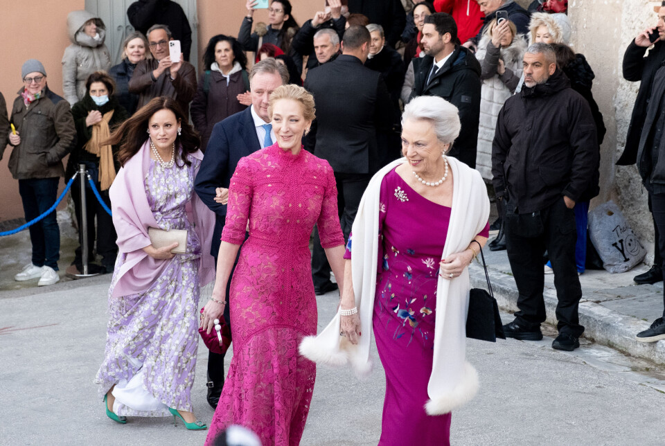 Prinsesse Benedikte, prinsesse Alexandra, prinsesse Carina og prins Gustav ved prins Nikolaos og Chryssi Vardinogiannis bryllup i Athen fredag den 7. februar 2025.
