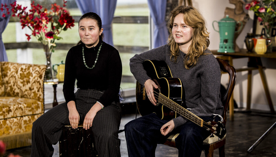 16-årige Marie Jørgensen og 18-årige Astrid Henriksen 'X Factor' 2025.