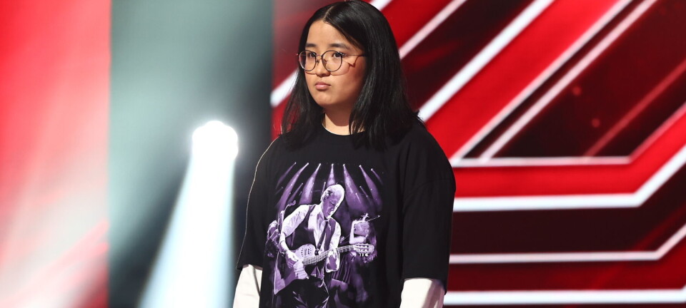 Ikke set på tv: Leslie fik hjælp på scenen i 'X Factor'