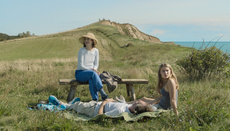 Hvordan er det at kende en, der er uhelbredeligt syg? Ny film sætter fokus på ventesorg Stilbillede fra filmen 'Min evige sommer'.