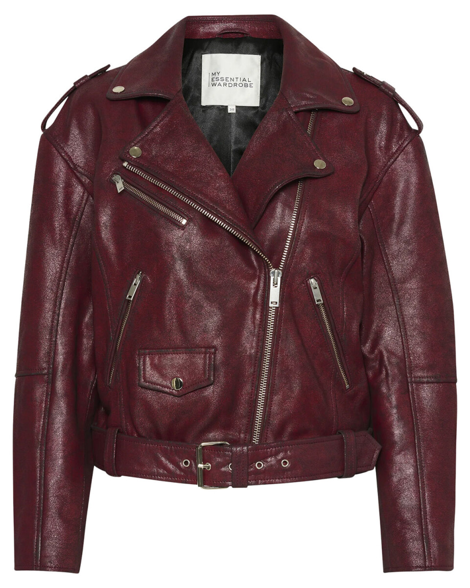 My Essential Wardrobe, 2.700 kr.