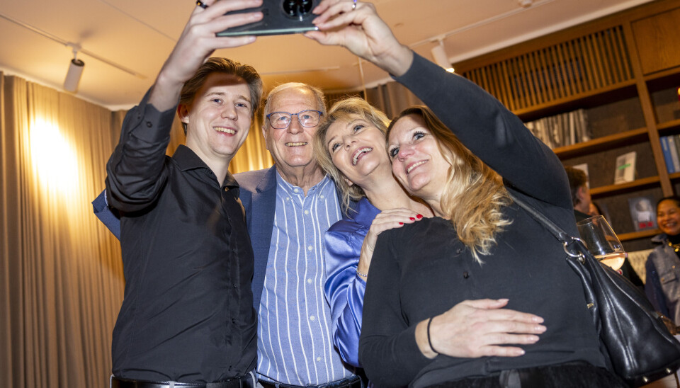 Bjarne med sine tre børn Lasse, 26, Mette, 56, og Lotte Lisby, 44. Bjarne er desuden bedstefar til Lottes to børn, Nor, 10, og Naja på syv år.