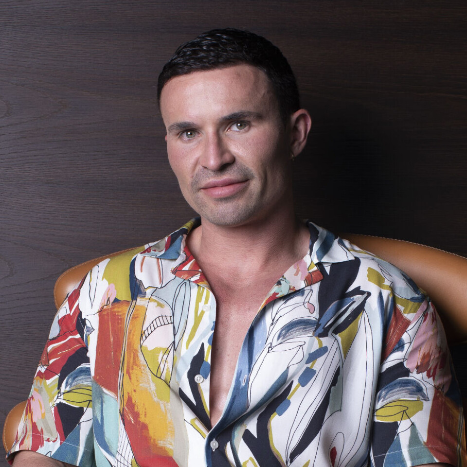 Gustav Salinas knust: Bedste ven banket bevidstløs