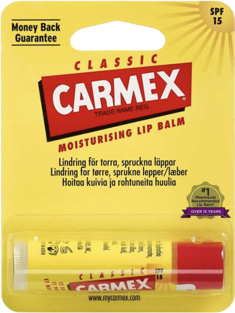 Det billigste produkt, jeg køber igen og igen er ... læbepomade fra Carmex. Det er
simpelthen den bedste. Jeg er totalt
afhængig af læbepomade, så jeg har
været omkring rigtig mange forskellige,
og den her er og bliver min favorit.
Der er også faktor 15 i den, så læberne
ikke bliver solbrændte om sommeren.
Læbepomade, Carmex, 35 kr.