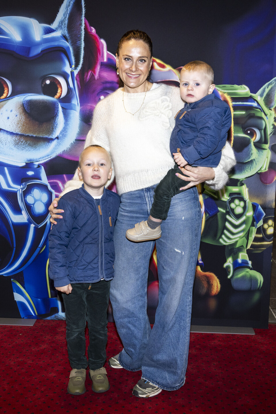 På en biograftur med børnene for halvandet år siden. Nu er Bille blevet tre, og Viggo fylder snart syv år.