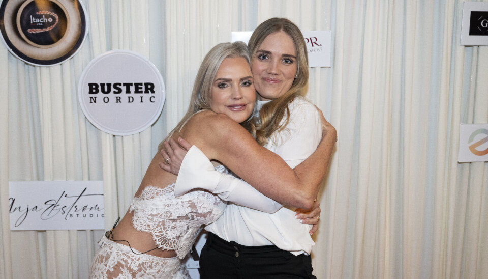 Janni Ree og datteren Nathalie Mathorne til bogreception på 'Evig Diva'.