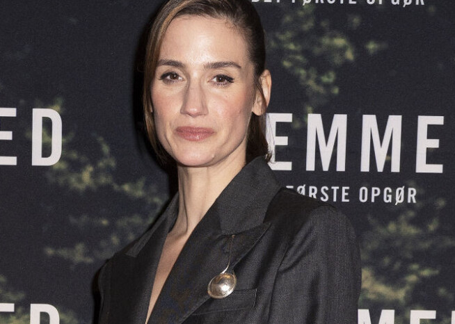 Danica Curcic havde baby på job: Ammede som urkvinde