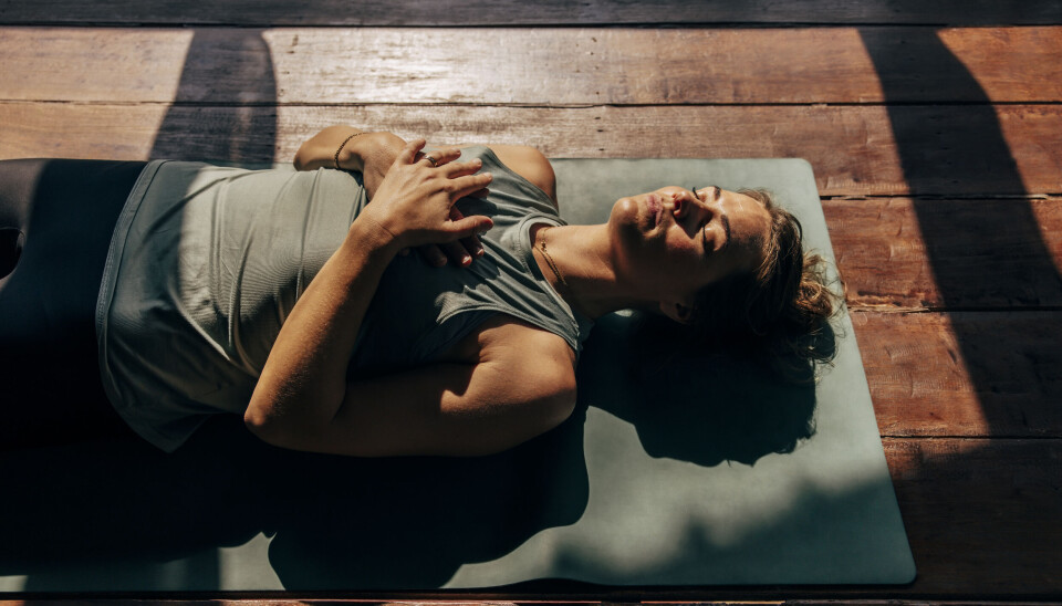 kvinde meditere