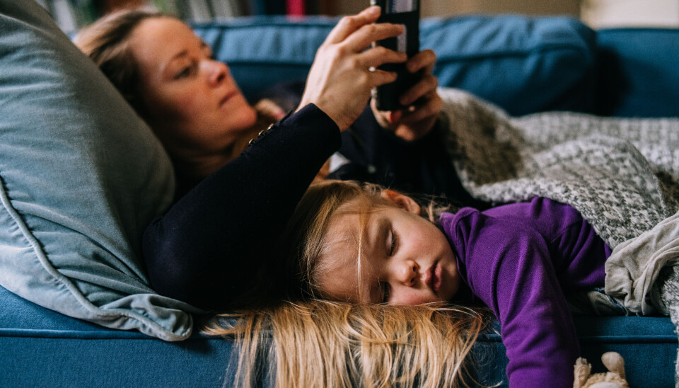 Mange unge piger er afhængige af sociale medier – men det er ikke dem, der er problemet