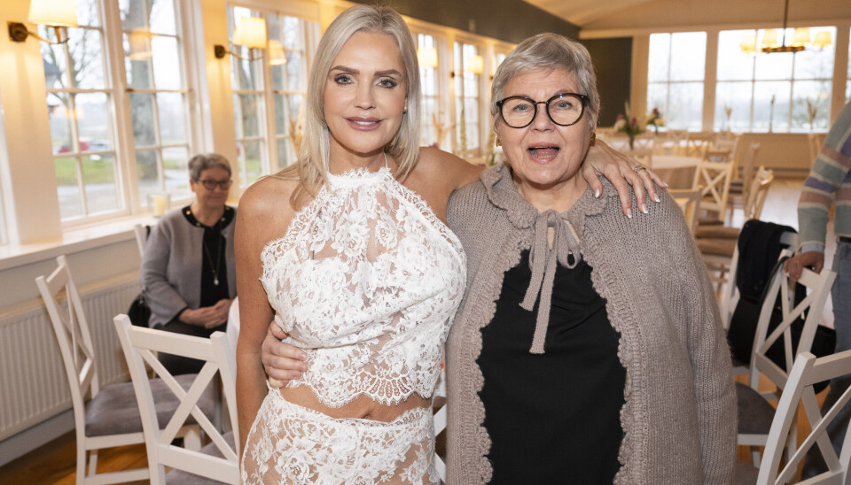 Grundet en bilulykke for halvandet år siden døjer Jannis mor, Karin, med smerter i kroppen. – Jeg er så stolt over og glad for, at hun kom, fordi hun så længe har måttet melde afbud til alt, og hun kan ikke holde sig oppe særlig længe, sagde Janni.