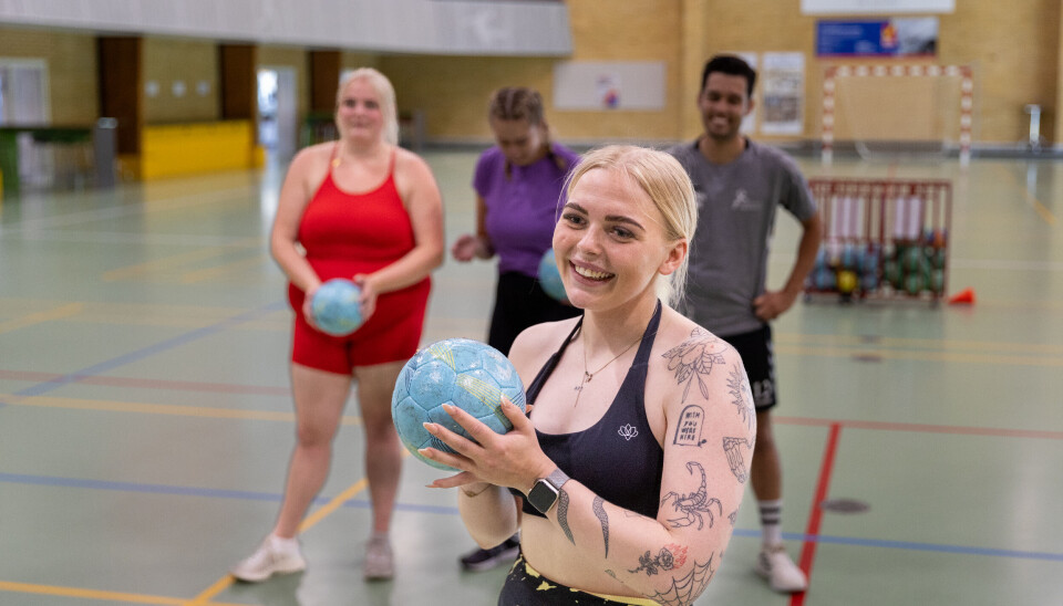 I ”Kærlighed hvor kragerne vender” tager vestjyden sine dates med i hallen. For ham er det afgørende at finde en partner, der er aktiv og ikke bange for en udfordring.