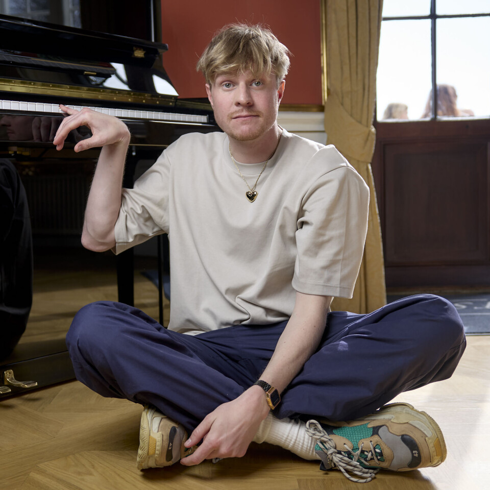 Victor Lander havde pakket noget helt særligt i sin kuffert til “Forræder”