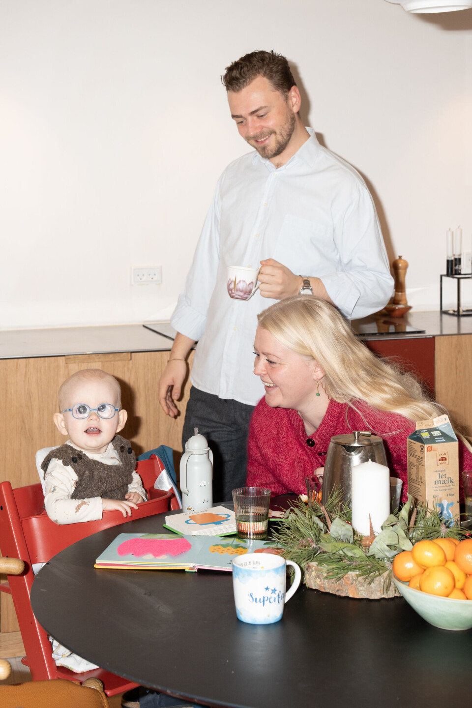 Cecilie og Sebastian har været i terapi sammen for at få styr på alle de tanker og følelser, der er forbundet med at blive førstegangsforældre til et alvorligt sygt barn. Deres bedste råd til andre forældre i samme situation er; Få hjælp. Og husk kærligheden til hinanden.
