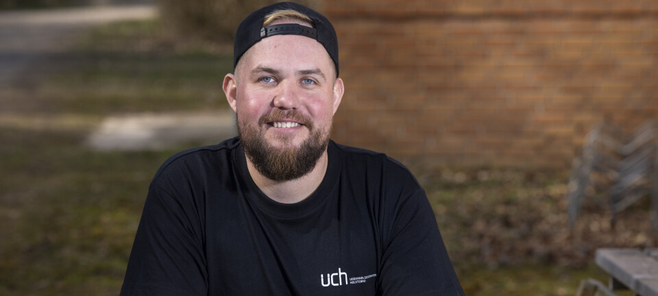 'Kærlighed hvor kragerne vender'-Jonas viser kæresten frem