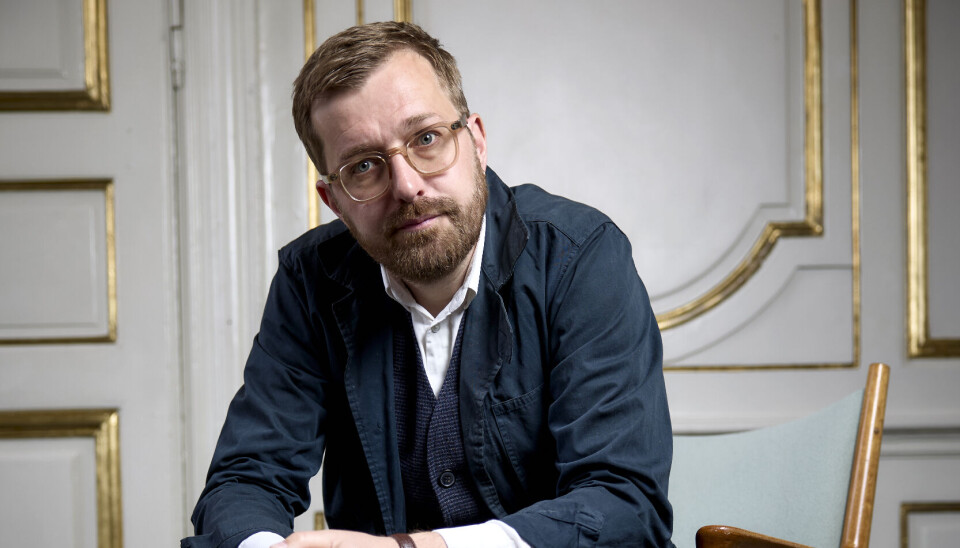 Rasmus Bruun til pressemøde på 'Forræder' 2025, Bernstorff Slot.