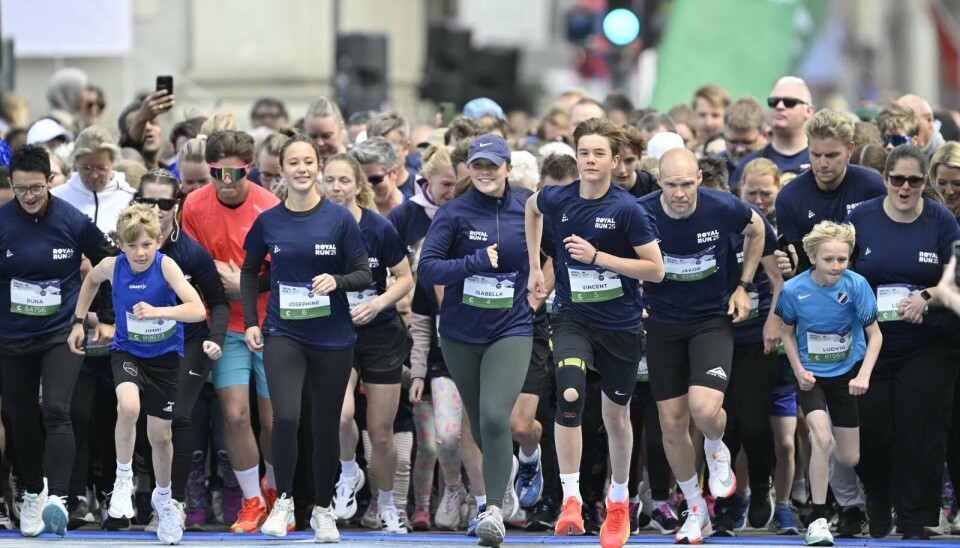 Prins Vincent, prinsesse Isabella og prinsesse Josephine starter ruten.