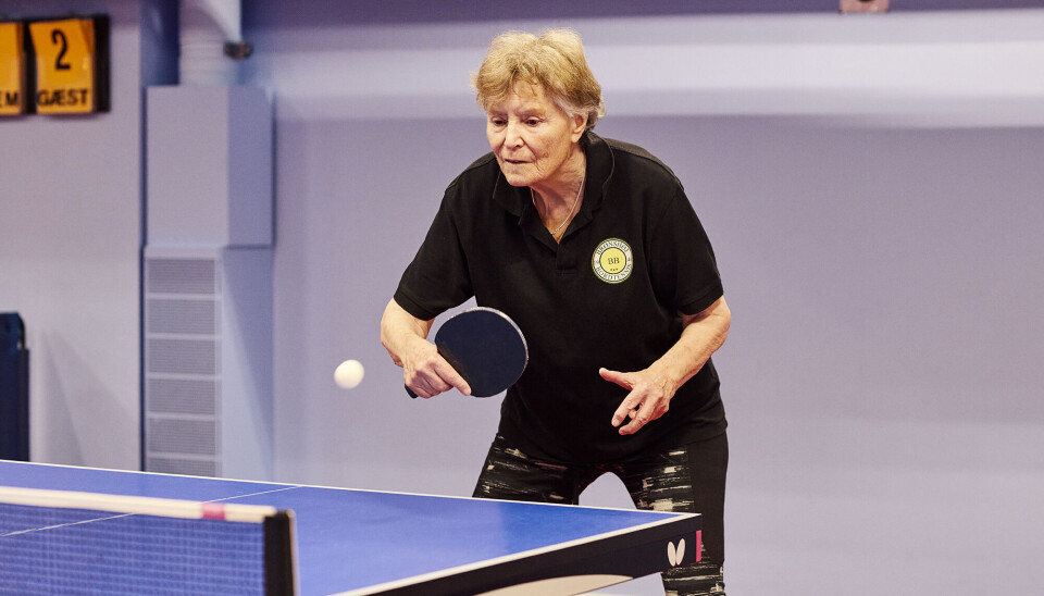 74-årige Nina går til bordtennis: 'Det er en investering i flere gode år'