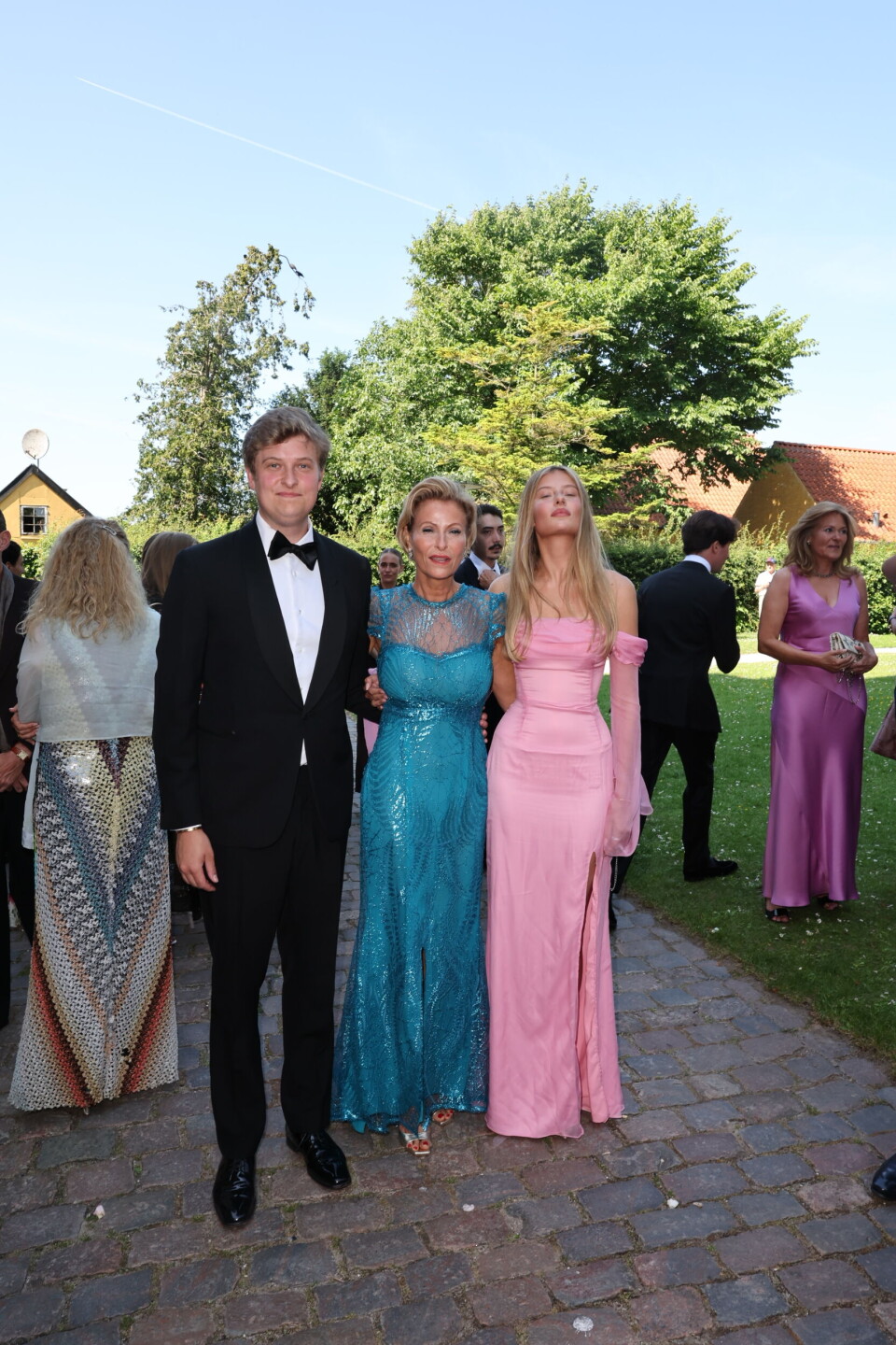 Rigmor Zobel med børnene Hermann og Esther.