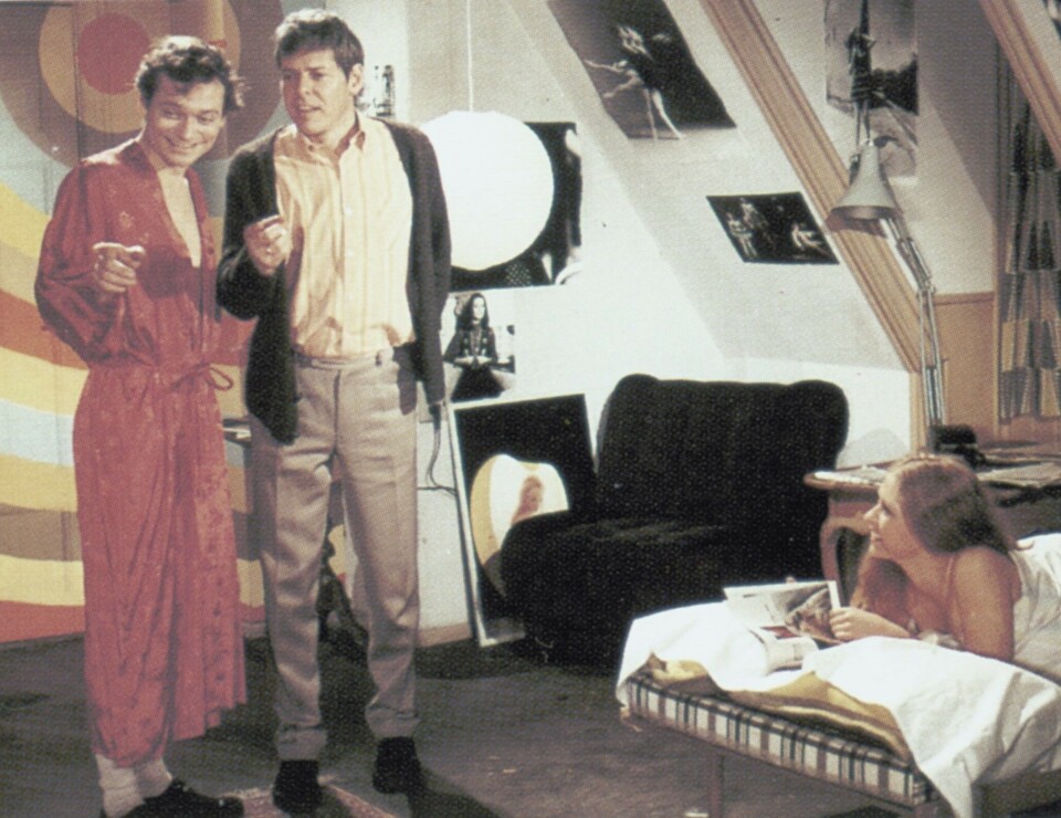 Bo har besøg af Egon og en ung dame i ”Huset på Christianshavn”.