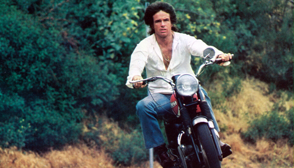Warren Beatty var i sine unge år en af Hollywoods store trussetyve. Her ses han i filmen ”Shampoo”.