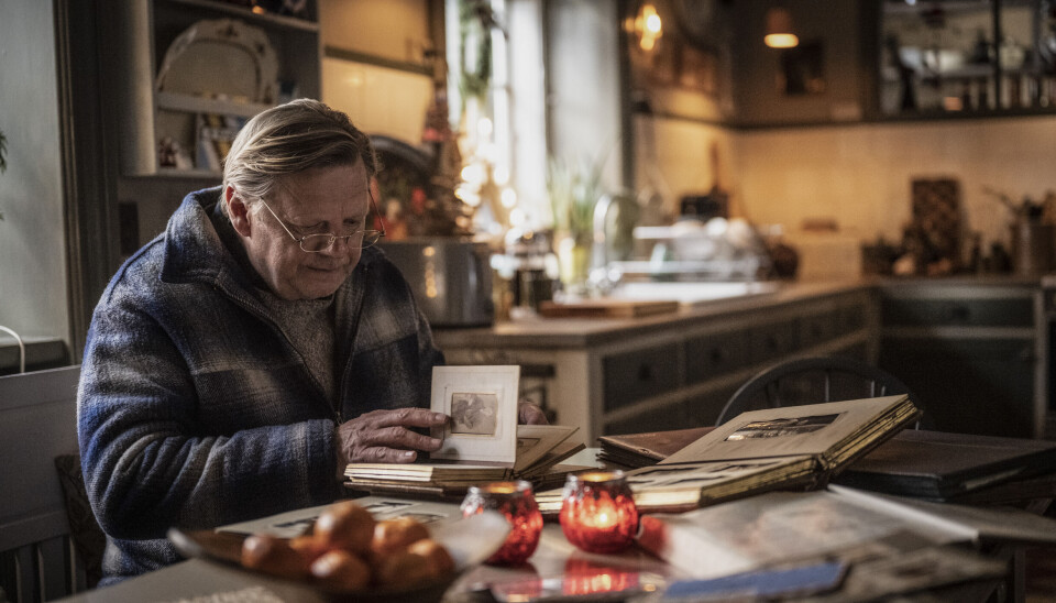 Som morfar Jens i TV 2-julekalenderen ”Valdes jul – Skovens vogter”.
– For første gang i min over 40 år lange karriere skal jeg bare være mig selv og bare være der.