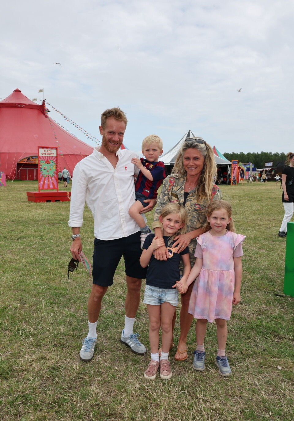 Tobias Hansen med familien