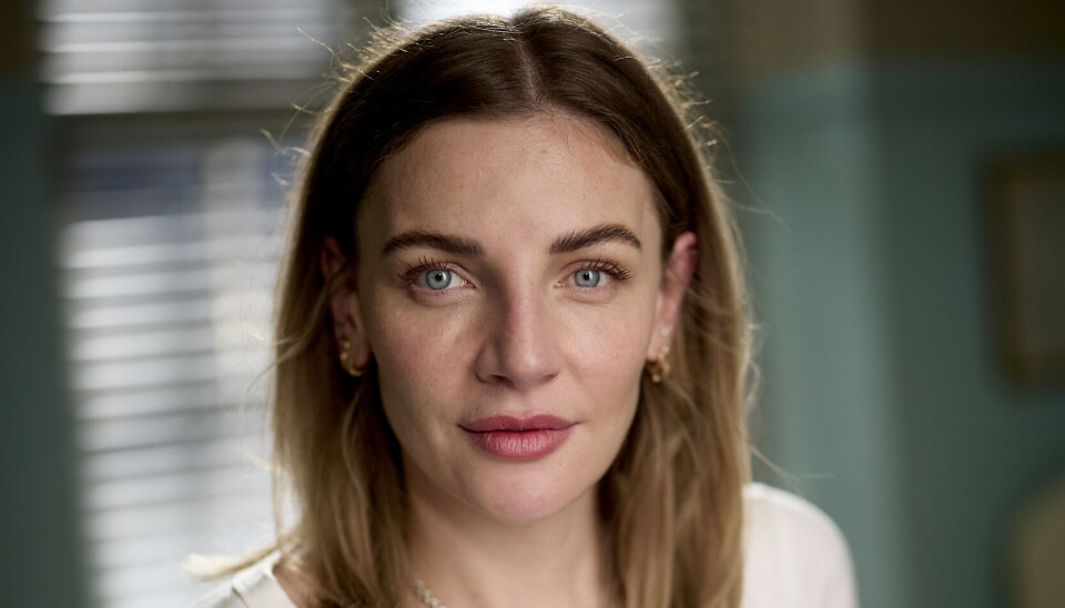 Pressemøde på 'Sygeplejeskolen', sæson 6, Risby Studierne, Molly Blixt Egelind