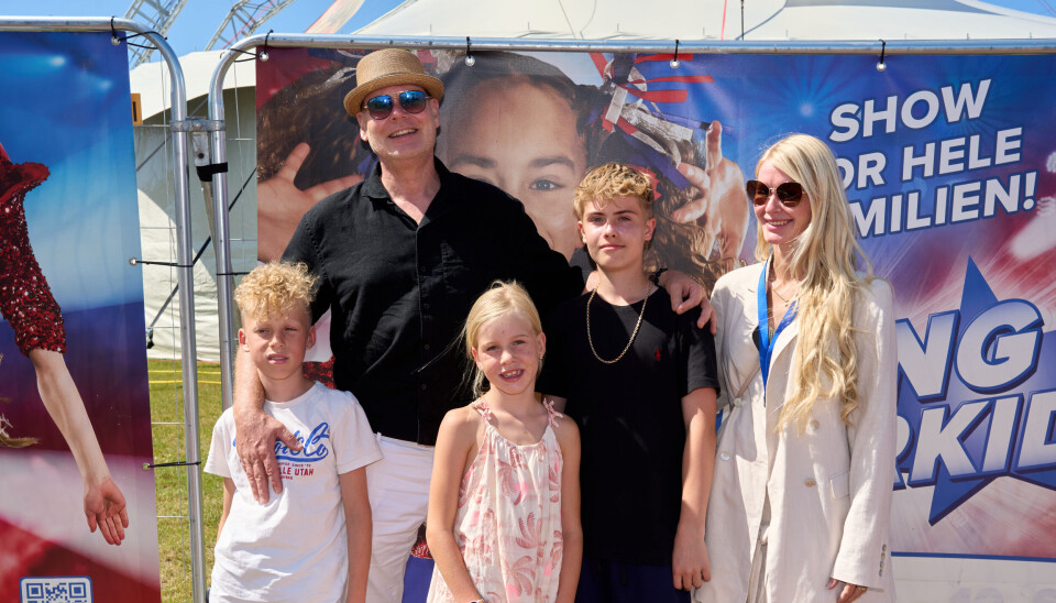 Andreas Bo med hustru Katrine samt Katrines søn Timo samt Katrines kusines børn. Flying Super Kids 2025