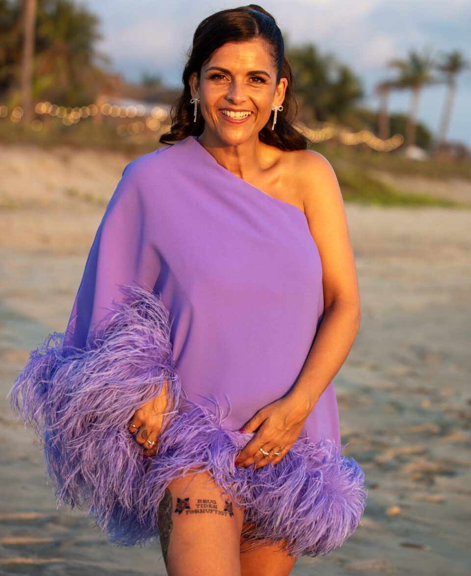 Petra Nagel viser sin seje tatovering frem