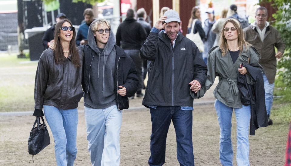 Rasmus Seebach og Julie Teglhus Roskilde Festival 2025 i selskab med Christopher Nissen og Cecilie Haugaard.