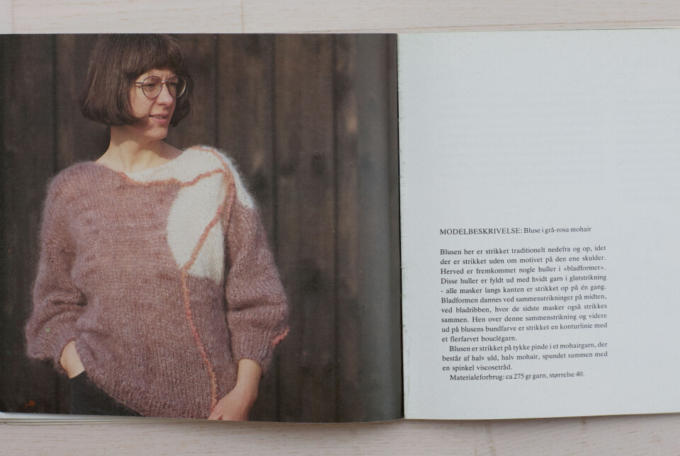 Hanne som model i en mohairbluse i børstet uld med broderi strikket efter et papirmønster i 1983.