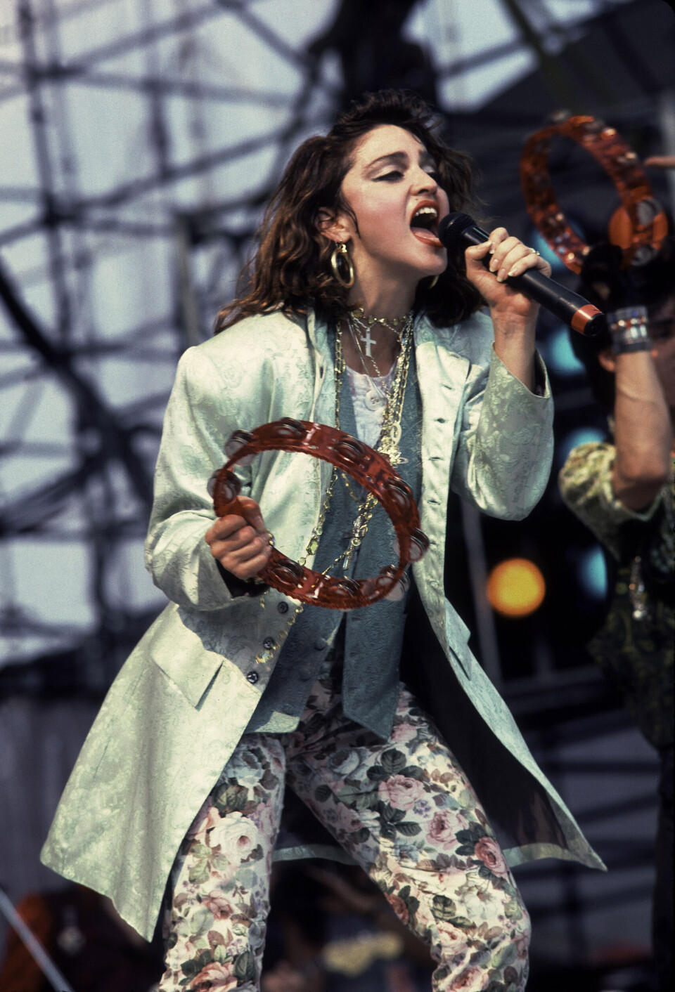 En af tidens nye popstjerner, Madonna, sang på John F. Kennedy Stadium.