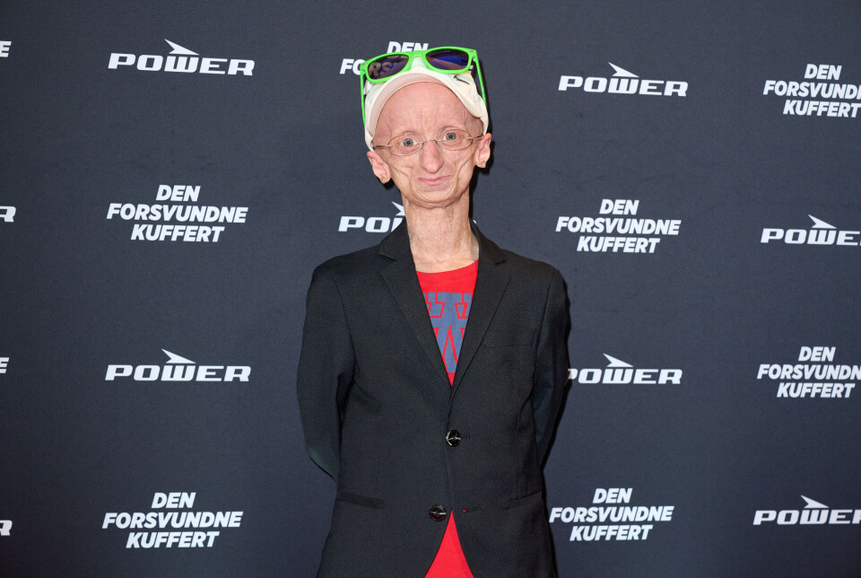 Jesper Sørensen blev som 11-årig landskendt, da han medvirkede i dokumentaren ”Drengen i den gamle krop” om hans sjældne sygdom progeria. I dag er han en af de ældste med progeria i Europa.