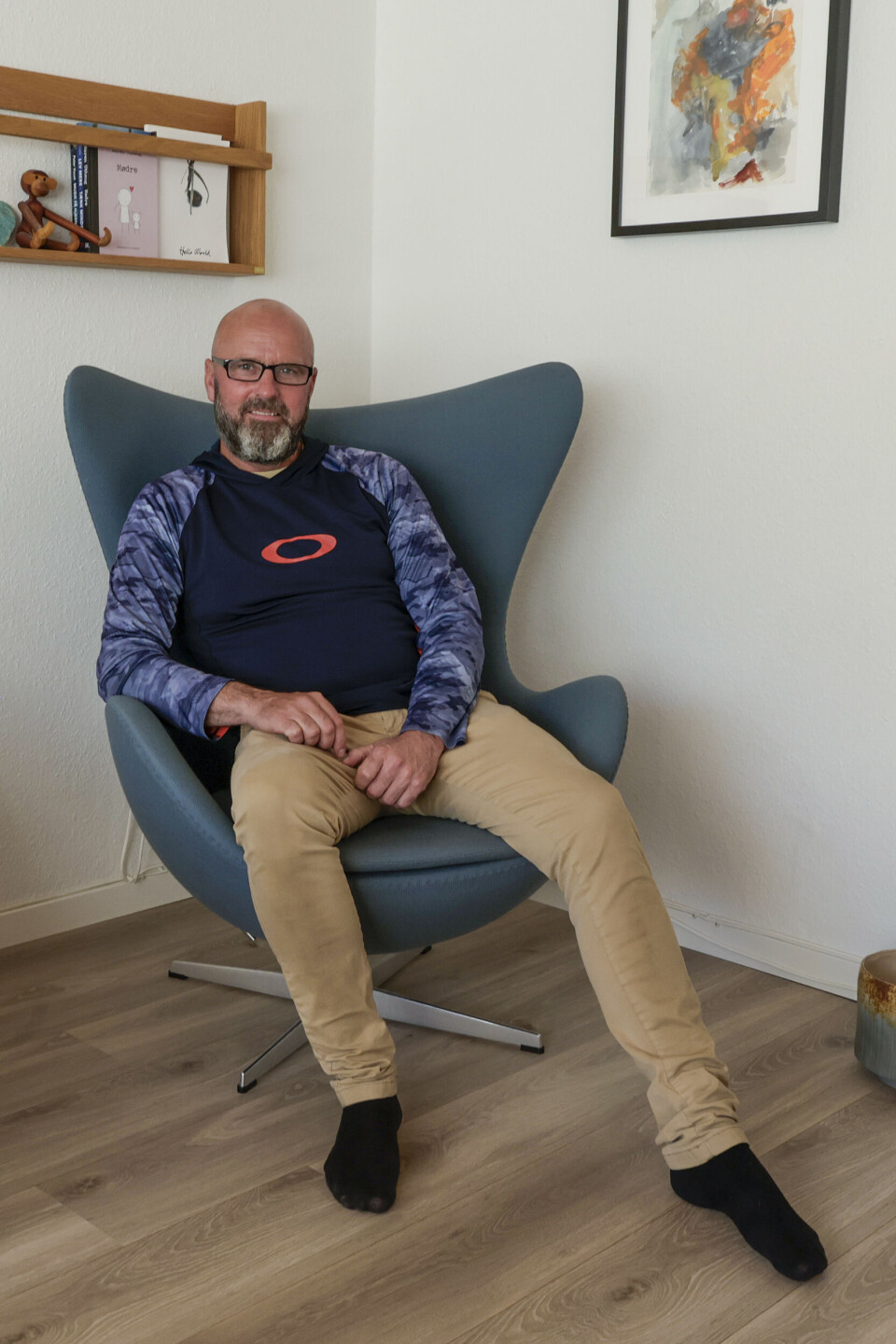 – Jeg slapper af med at spille golf. Jeg begyndte for to måneder siden og har et handicap på 28 nu. Det er vist meget godt gået, konstarer Johnni.