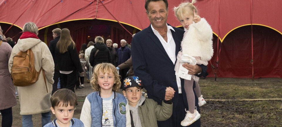 Dennis Knudsen på campingtur: Derfor har han chauffør med