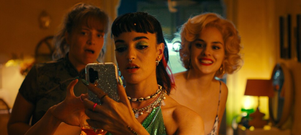 5 hjerter til ny film: ”Kort sagt, den er ikke for alle. Men det hele smager af mere!”