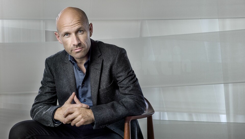 Adam Holm i Deadline
