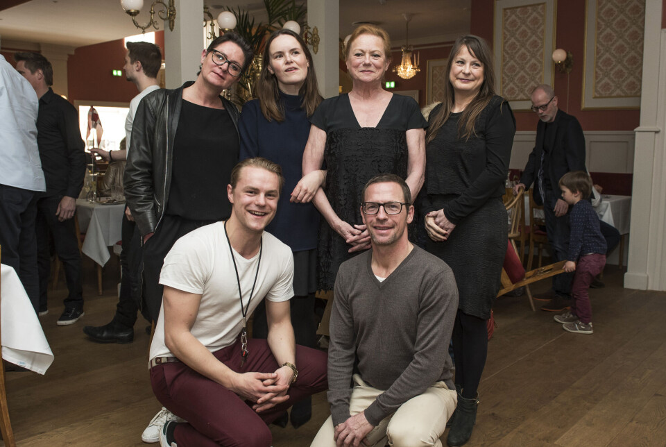 Ved 70-års fødselsdagen i 2016 blev Lisbet Dahl fejret af alle sine fem børn. Bagerst fra venstre ses Louise med Martine og Elizabeth. Forrest ses sønnerne Gustav og Jacob.