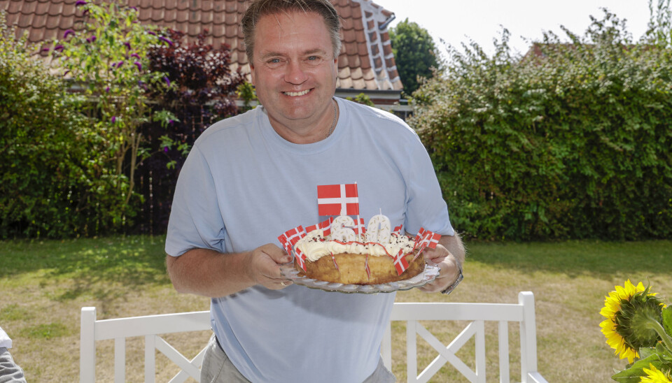Johnny har skiftet franske hotdogs på landevejen ud med snackgulerødder. Men ikke på fødselsdagen. – Jeg ønsker mig kage og et godt, langt liv med min familie. Jeg er ikke så god til at modtage gaver, men jeg elsker at give andre.