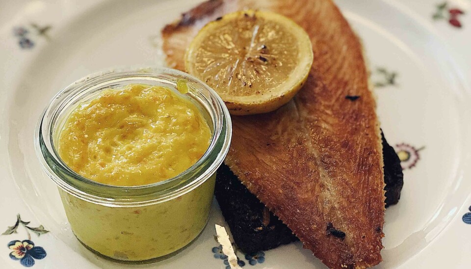 Flere steder, bl.a. Fanø
Krogaard, tilbyder en
moderniseret version af
bakskuld med citron og
remoulade