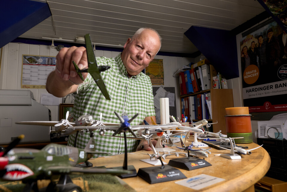 Som privatpilot har Frank en stor passion for fly. – I 1972 begyndte jeg at lære at flyve, og set i bakspejlet ville jeg nok hellere flyve end at lave det her, men det er altid nemt at se i bakspejlet og tænke, at græsset er grønnere på den anden side. Men jeg flyver stadigvæk, hvis jeg f.eks. skal en tur til Samsø, siger Frank, som lejer fly, når han tager på tur.