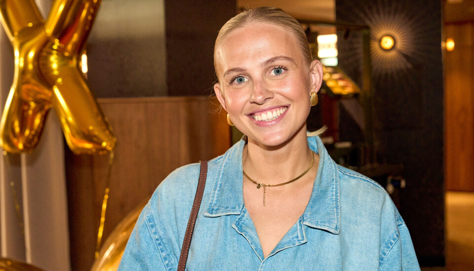 Sofie Martinusen i lyseblå cowboykjole