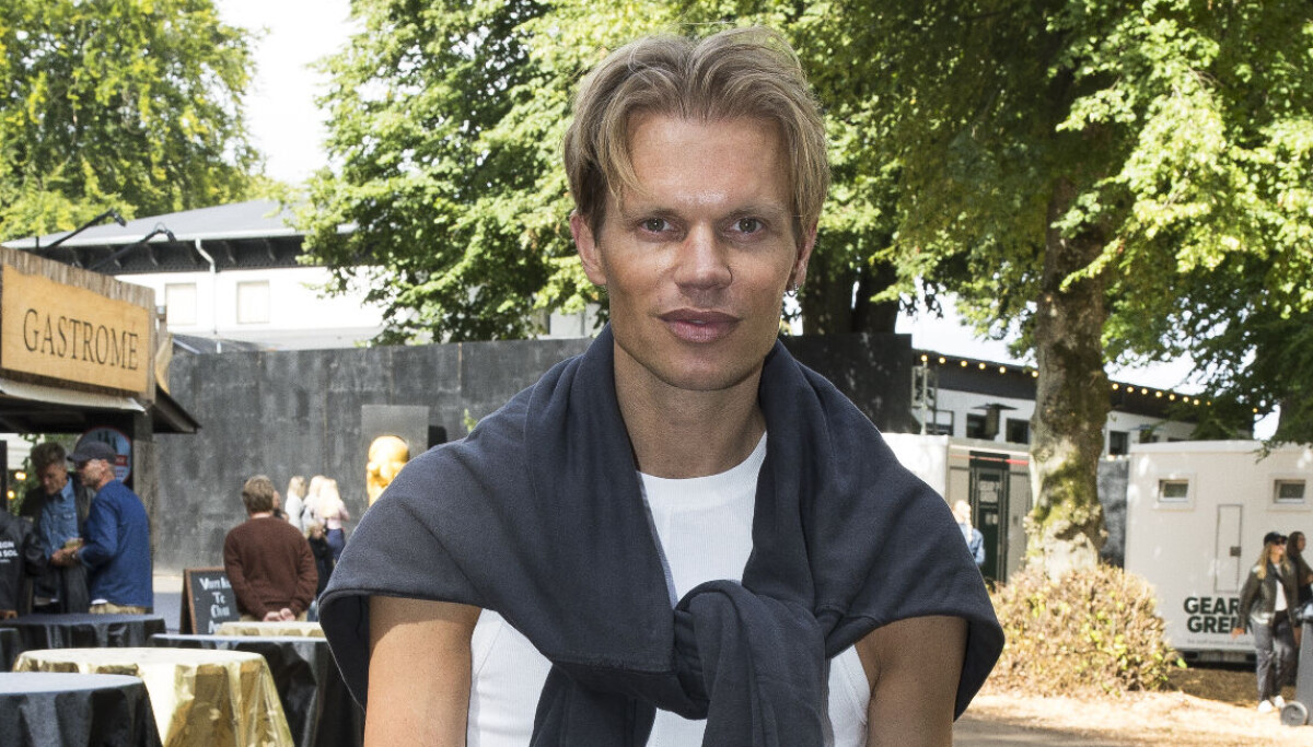Soeren Rambach Soeren Le Schmidts Unikke Brudekjoler: Håndsyede Strudsefjer og ...