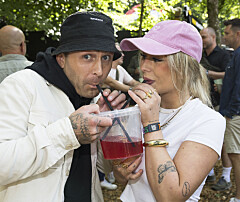 WOW: Lenny og Regitze får ubehagelig velkomst i 'Sommer i Magaluf'